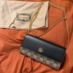 Gucci Bi-color GG Marmont wallet on chain